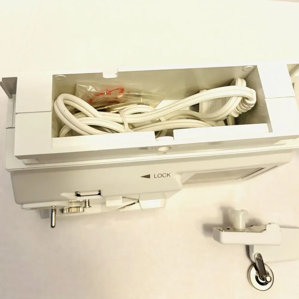 New Toastmaster Under Cabinet Electric Can Opener w/Knife Sharpener Model 2209